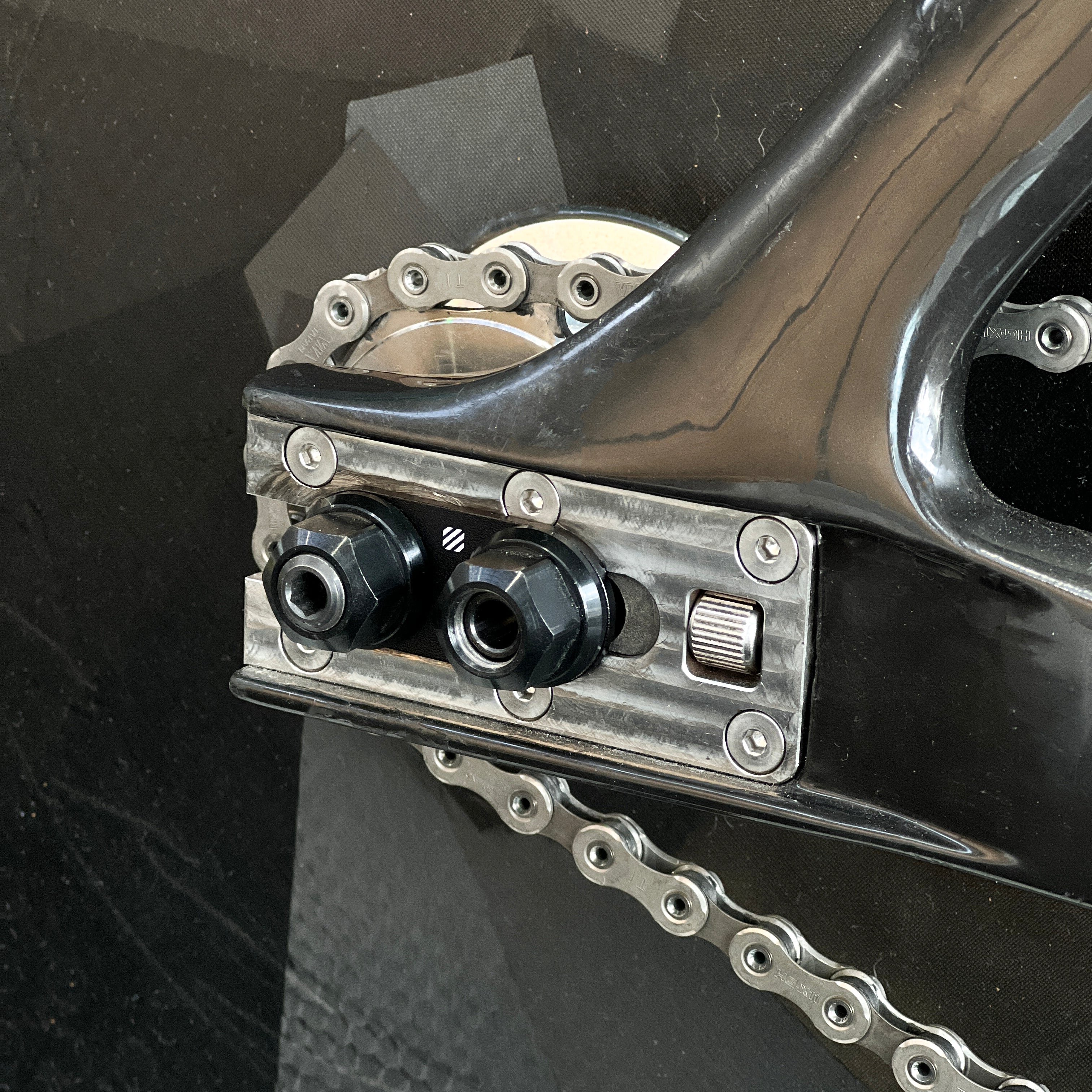 Axle Lock - Image 4