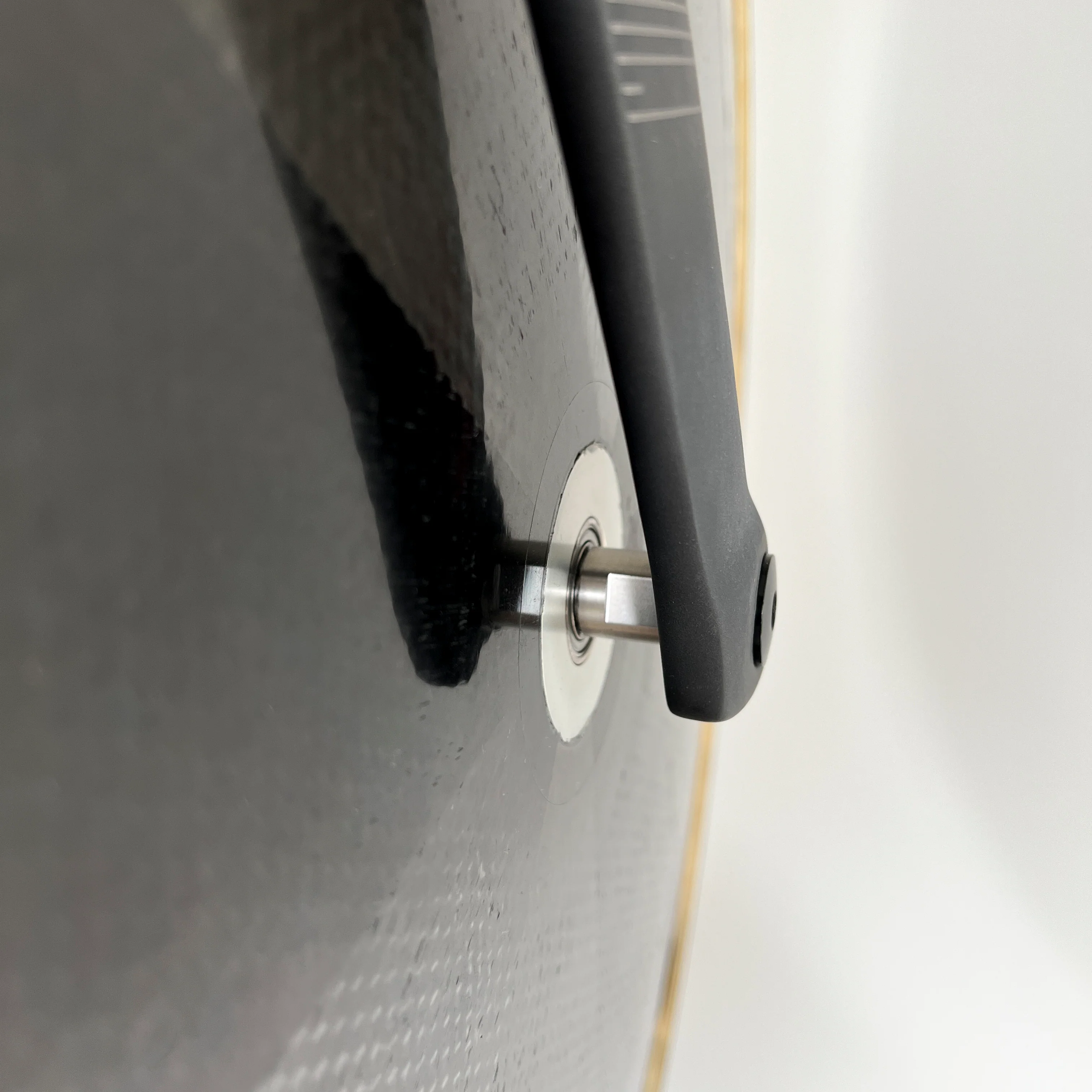 Mavic Comete Through Axle - Image 4